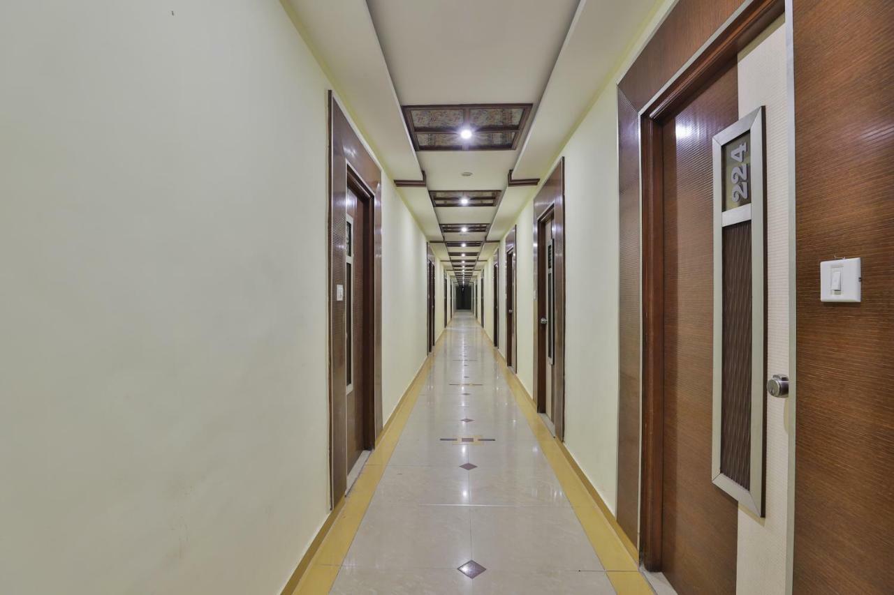 Oyo Flagship 19003 Hotel Rudra Mahal Ahmadábád Exteriér fotografie