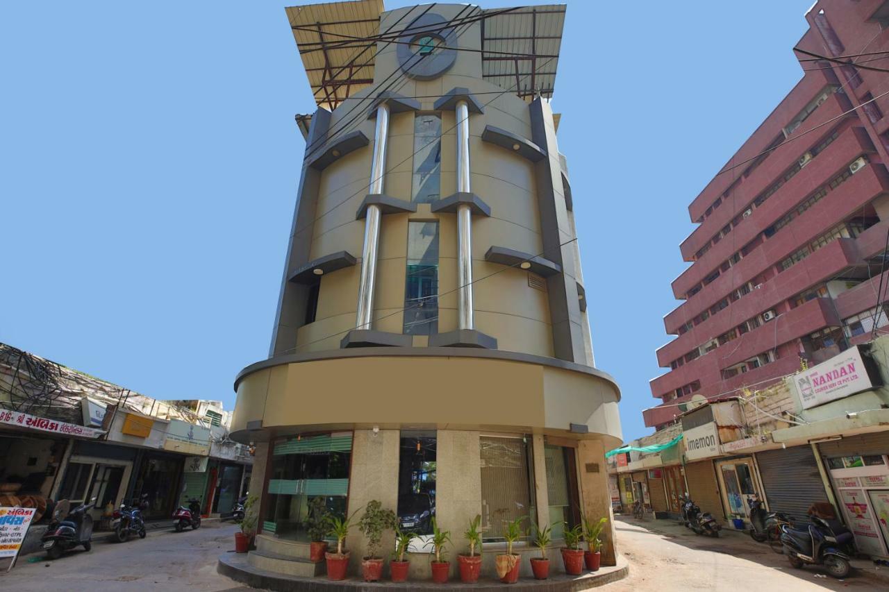 Oyo Flagship 19003 Hotel Rudra Mahal Ahmadábád Exteriér fotografie